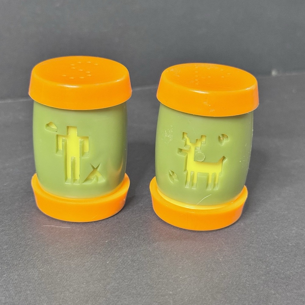 Vintage Salt &‎ Pepper Shaker Set Green Orange Native American Hunter & Deer EUC